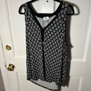 Old Navy XXL black and white patterned tank top